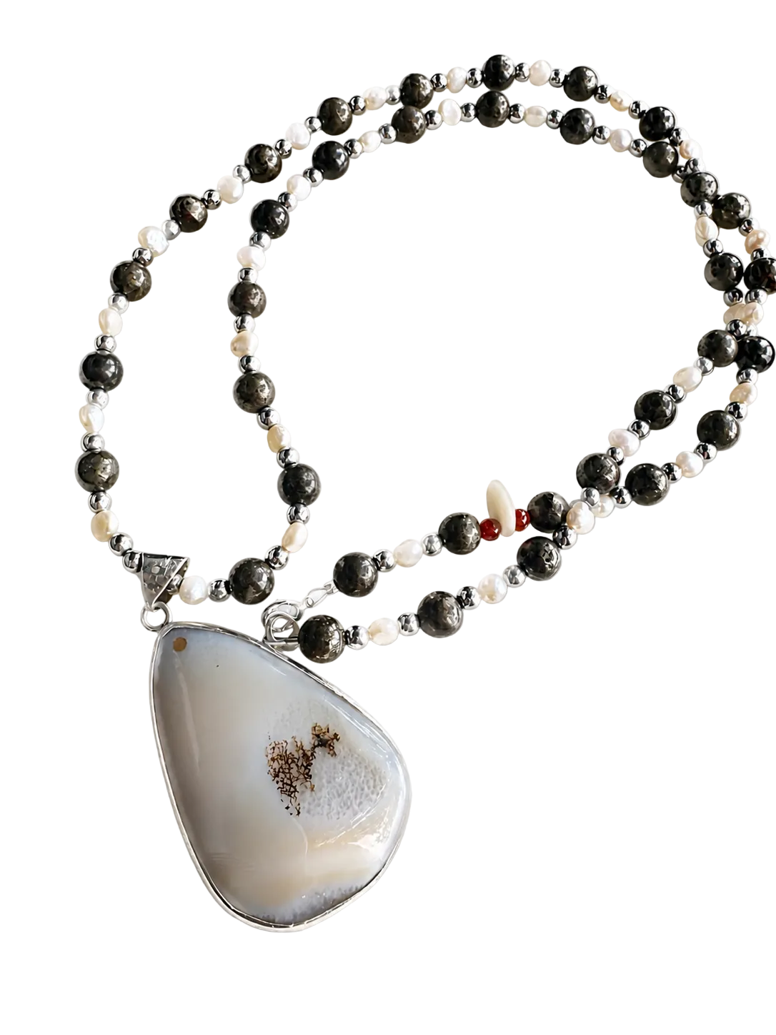 Collar Largo: Opulencia, Luz y Serenidad