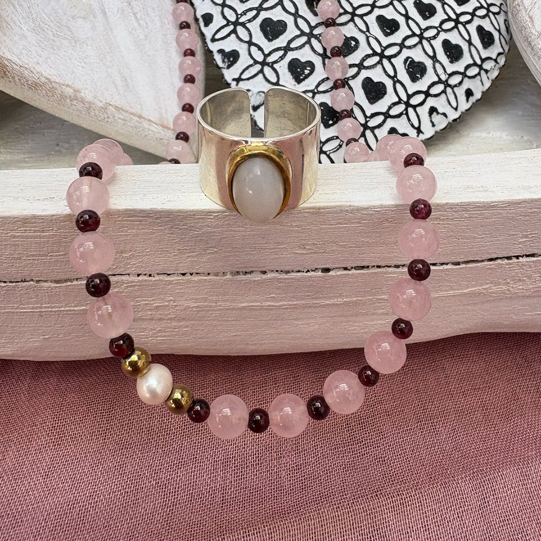 Kit Collar de Cuarzo Rosa, Granate, Perla y Dije Personalizado de Nácar