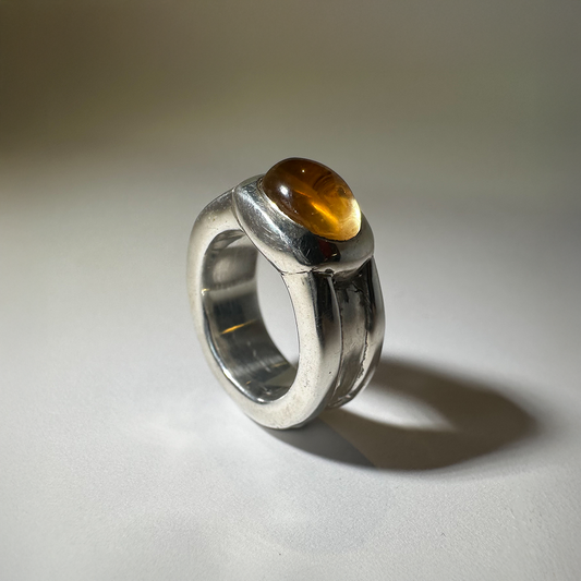 Anillo de Plata Sólida con Citrino
