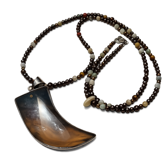 Collar Largo: Serenidad y Elegancia en Calcedonia y Amazonita