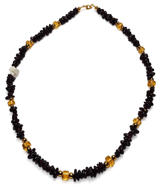 Collar: Pasión, Luz y Protección (Granate, Ámbar y Hematita)